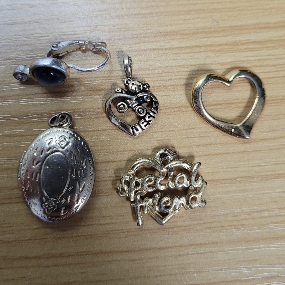 Vintage Unmarked Gold‎ Tone Pendants Earring Bundle Lot Jesus Friend Locket